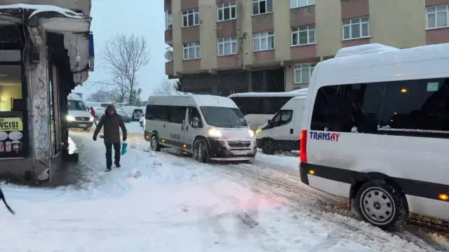 İstanbul'da ağır taşıtların ve kuryelerin trafiğe çıkışı yasaklandı
