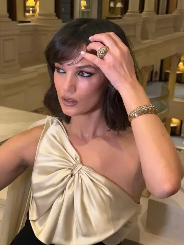 Pınar Deniz'in yeni imajı göz kamaştırdı