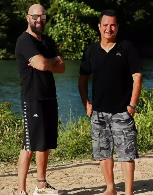 Esat Yontunç havalimanında gözaltına alındı