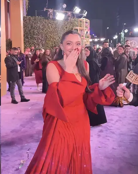 Suudi Arabistan'da kıyafet kurallarını altüst eden ödül gecesi