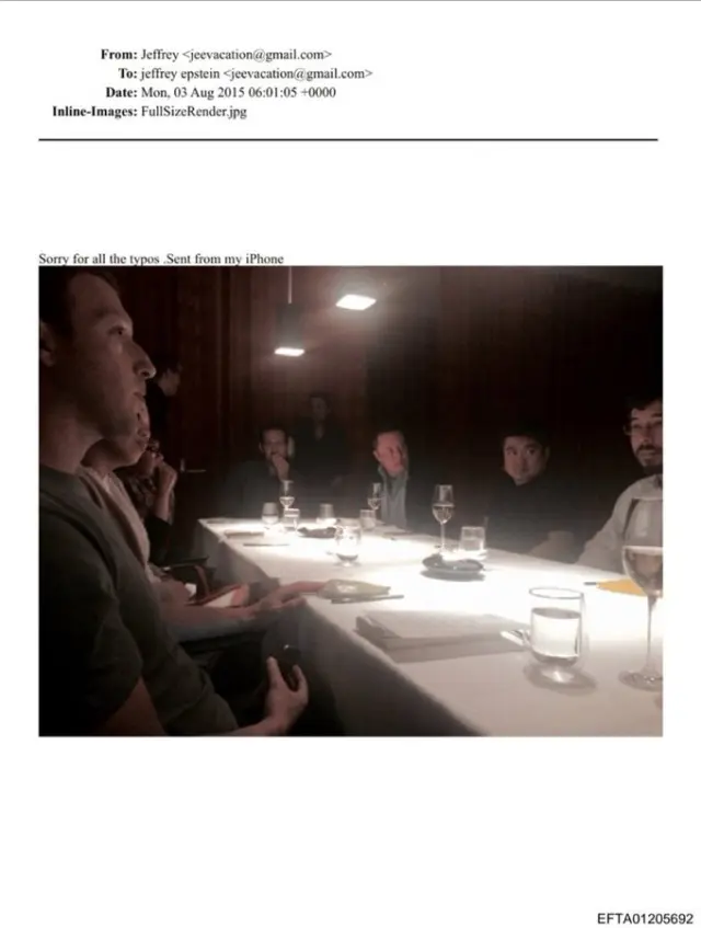 Dünya bu fotoğrafı konuşuyor! Masada oturan 2 kişiye bakın