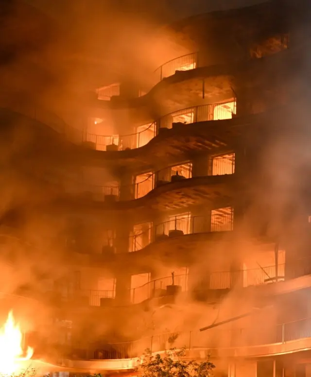 İzmir'de milyonluk evi yanan İbrahim Tatlıses'ten yıllar sonra beklenmedik çıkış