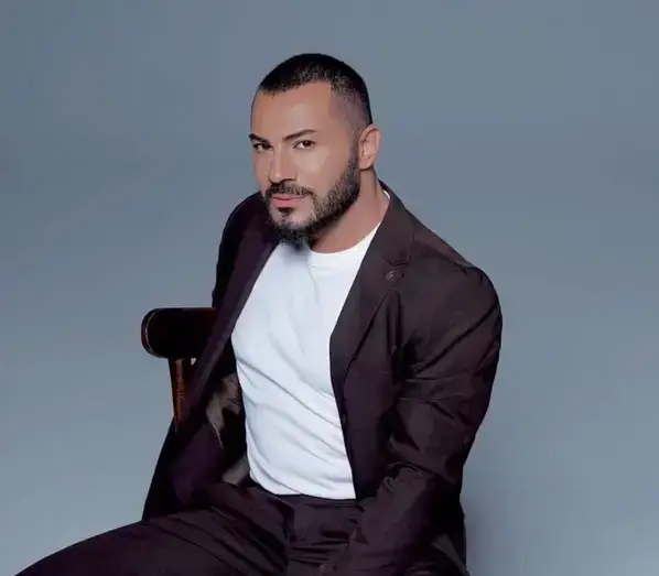 İstanbul'un göbeğinde şarkı söyledi, kim olduğunu fark eden şaştı kaldı