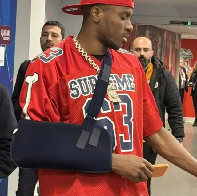 Galatasaray'dan saat 04.30'da açıklama: Noa Lang ve Osimhen'den kötü haber