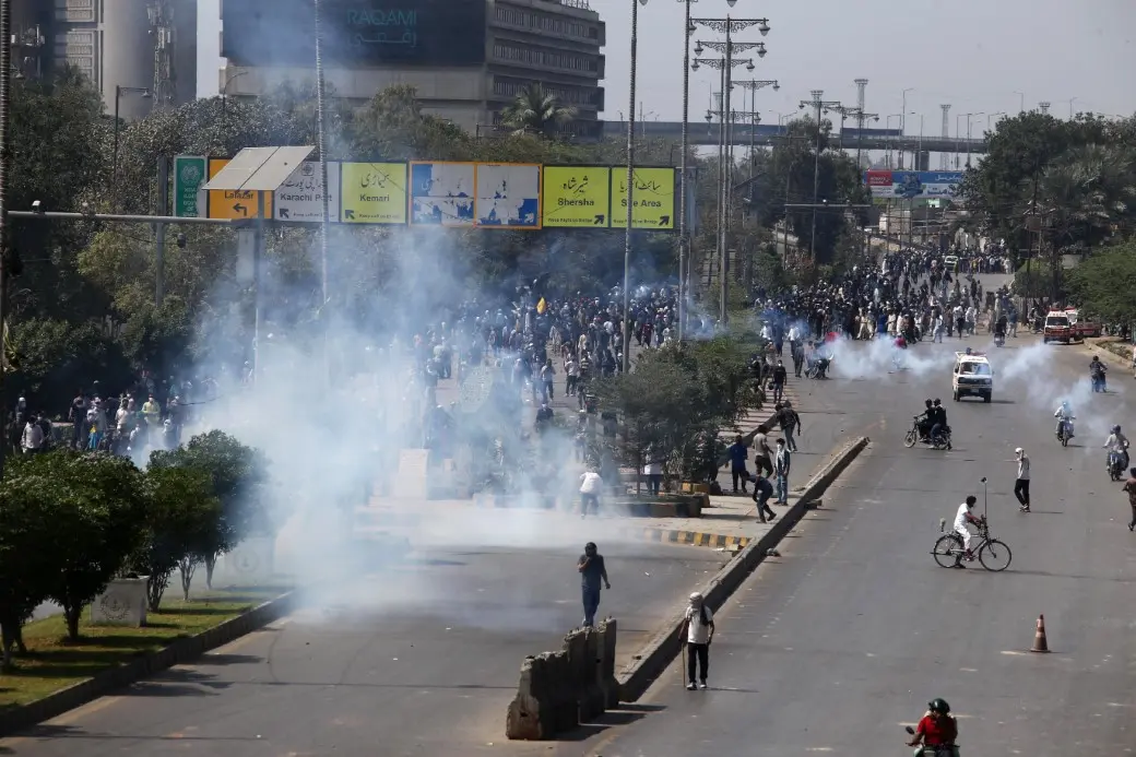 Pakistan'da ABD Konsolosluğu protestolarında 9 can kaybı, 36 yaralı