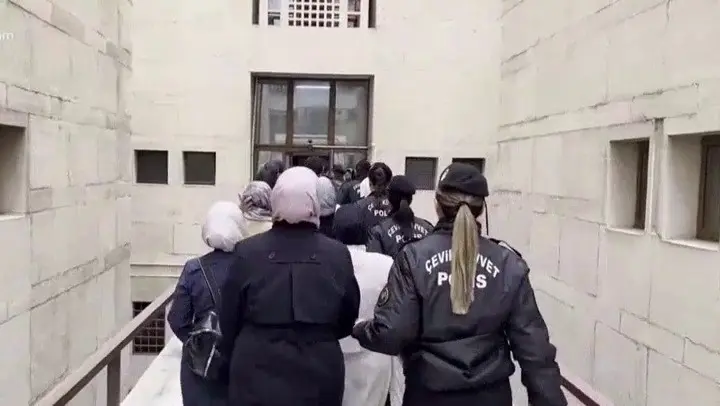 Bursa’da sahte doktor çetesi çökertildi... Evleri kaçak kliniğe çevirmişler