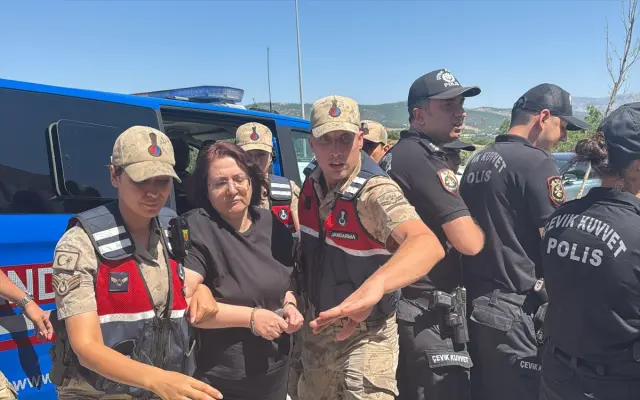 Tutuklu eski Vali Tuncay Sonel’in eşi Handan Sonel de tutuklandı.